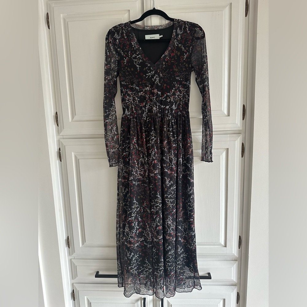 MOVES Floral Dress Size XS - Fits Like S, Feminine & Chic